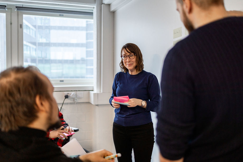 Ceonilaiset tekemässä palvelumuotoilua yhdessä